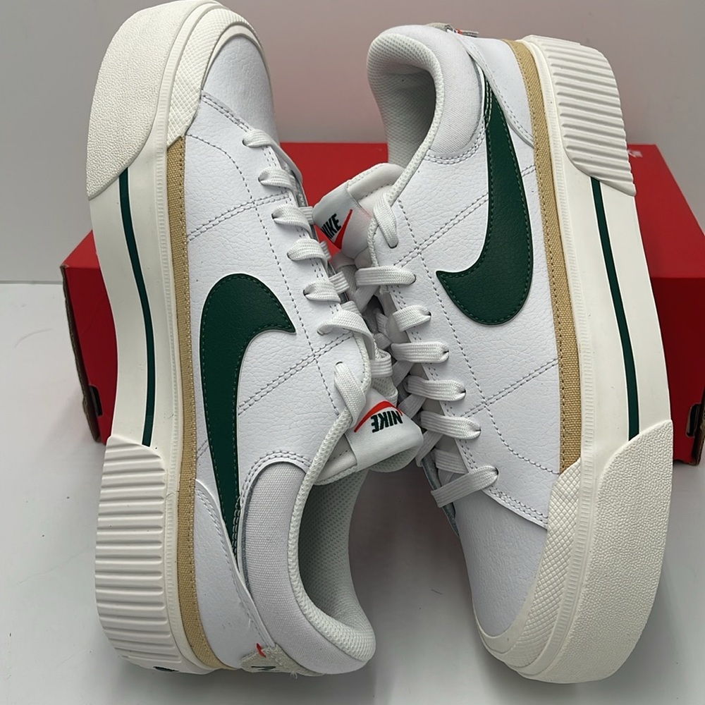 Nike WMNS Court Legacy Lift
Platforms 
White/Sail/Sesame/Fir
Style DM7590-107 - Picture 9 of 16